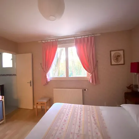 La Cachette D Oona, D Hotes Au Calme سان جان دي مونت