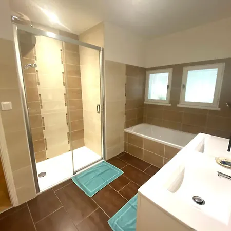 La Cachette D Oona, D Hotes Au Calme 3*